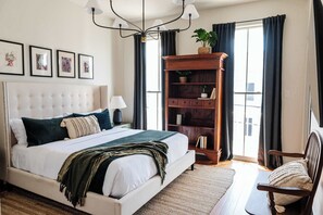 7 bedrooms, desk, iron/ironing board, WiFi