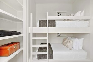 7 soveværelser, skrivebord, strygejern/strygebræt, Wi-Fi