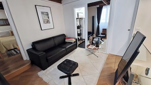 1 bedroom, iron/ironing board, travel cot, free WiFi