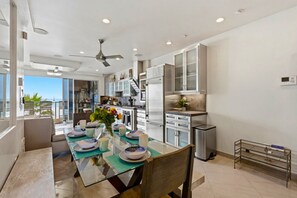 Fridge, microwave, stovetop, dishwasher