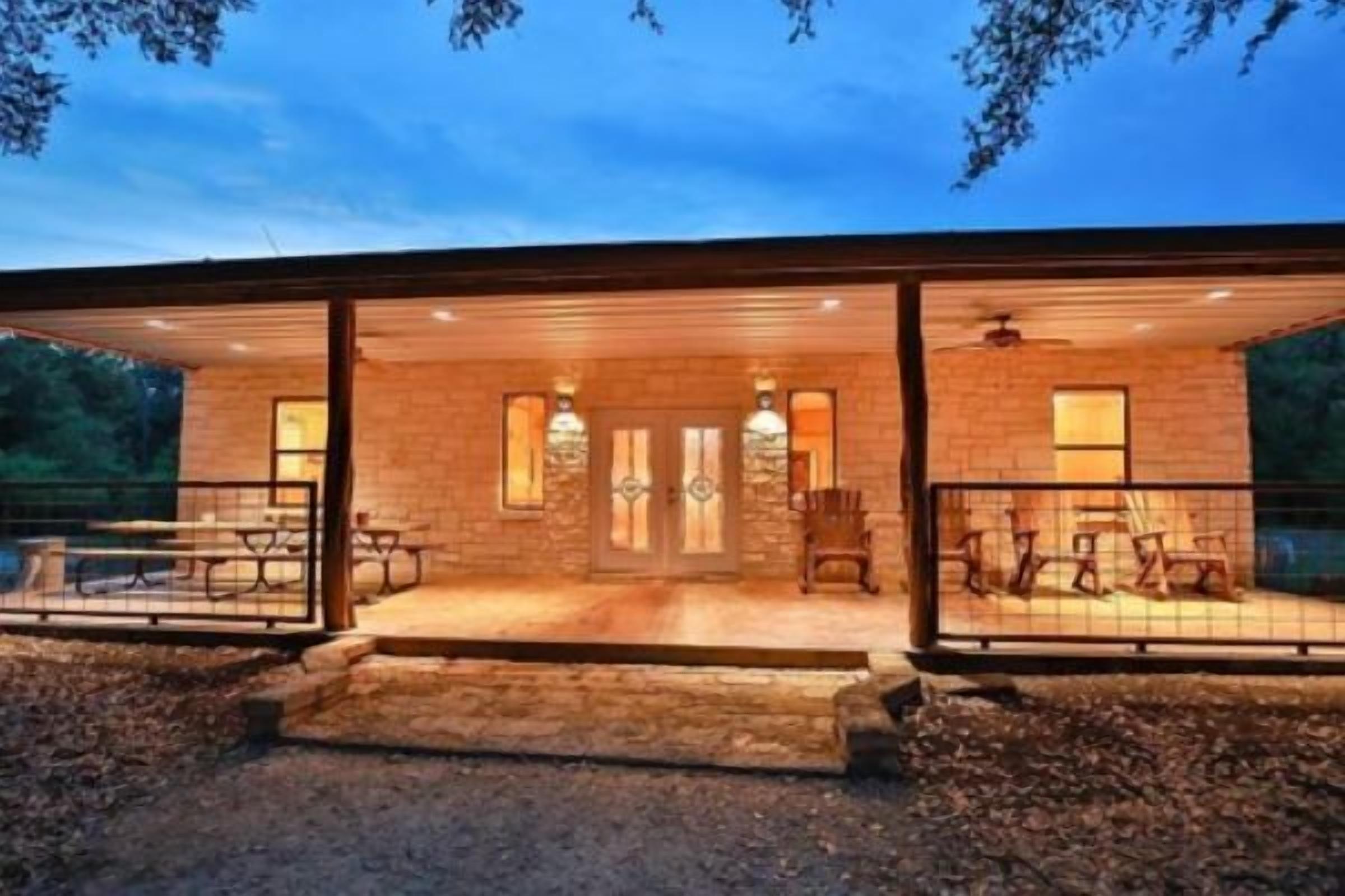 Lone Star Lodge with Access to the Frio River