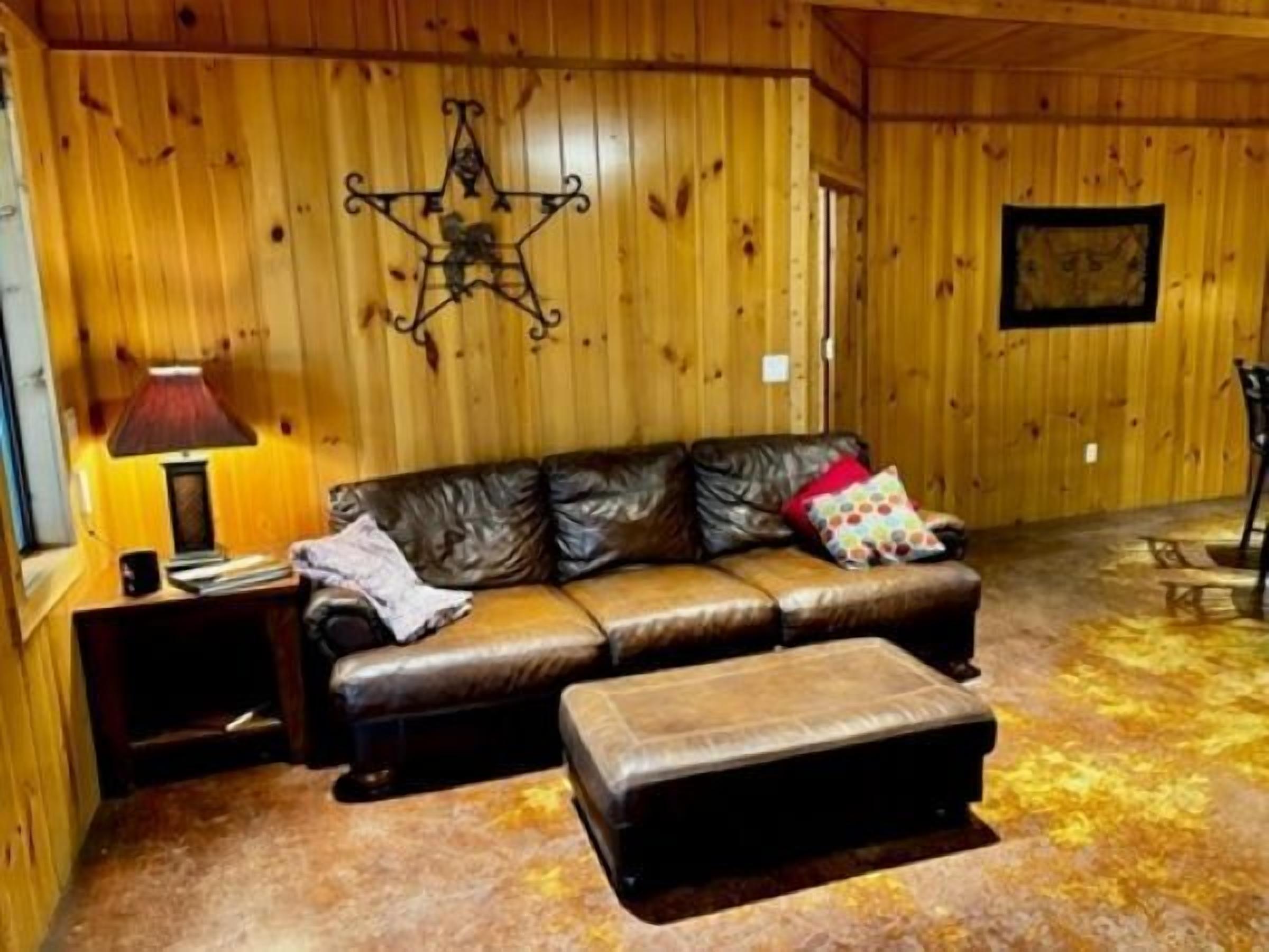 Lone Star Lodge with Access to the Frio River