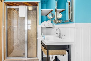 Hair dryer, towels - 🌅Walk to Pensacola Beach-Pet Friendly-3BR The Sugar Shack🌅 (Pensacola Beach)