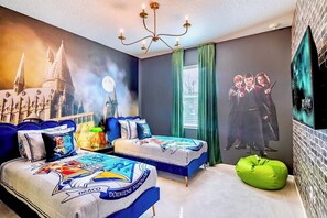 8 habitaciones, tabla de planchar con plancha, cuna de viaje y wifi