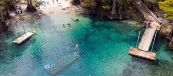 Beach Dining Music and dancing all near the trails that follow the beach.