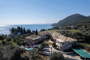 Imagen sin descripción, 2 de 16, botón