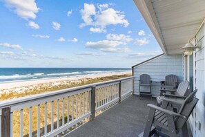 Property grounds - Waters Edge - Oceanfront condo with pool. Easy walk to CB Boardwalk! (Carolina Beach)