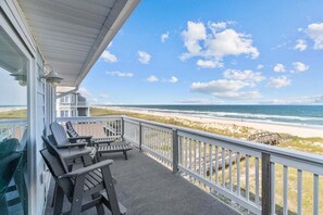 Property grounds - Waters Edge - Oceanfront condo with pool. Easy walk to CB Boardwalk! (Carolina Beach)