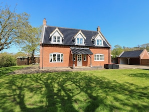 Cottage | Front of property