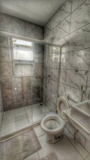 Bathroom - Lindo APT inteiro mt perto da praia Peró (Cabo Frio)