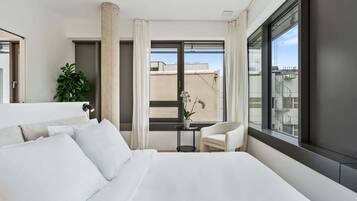 2 slaapkamers, een bureau, een strijkplank/strijkijzer, wifi