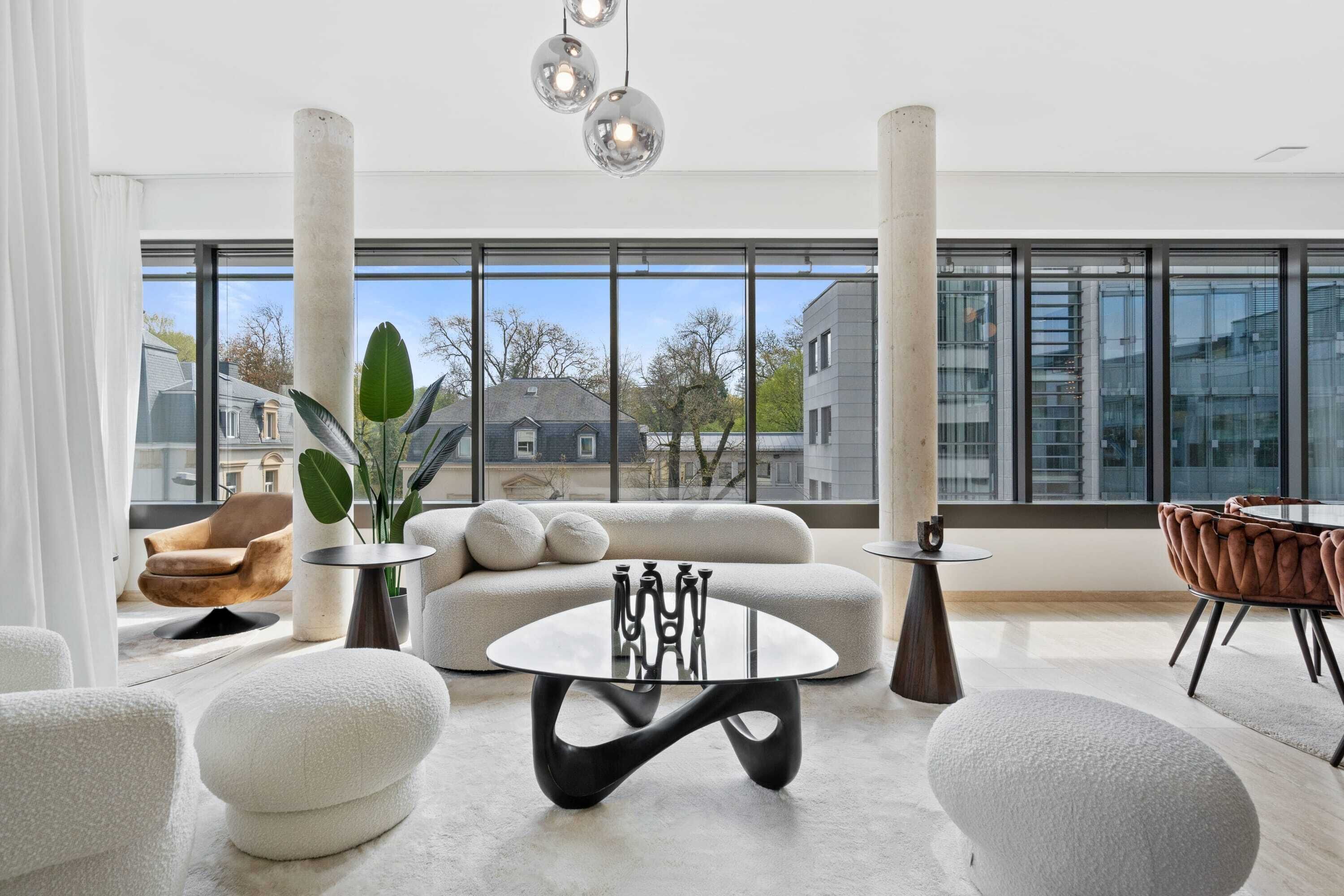 Een televisie en een kantoor