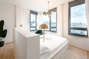 2 bedrooms, desk, iron/ironing board, WiFi