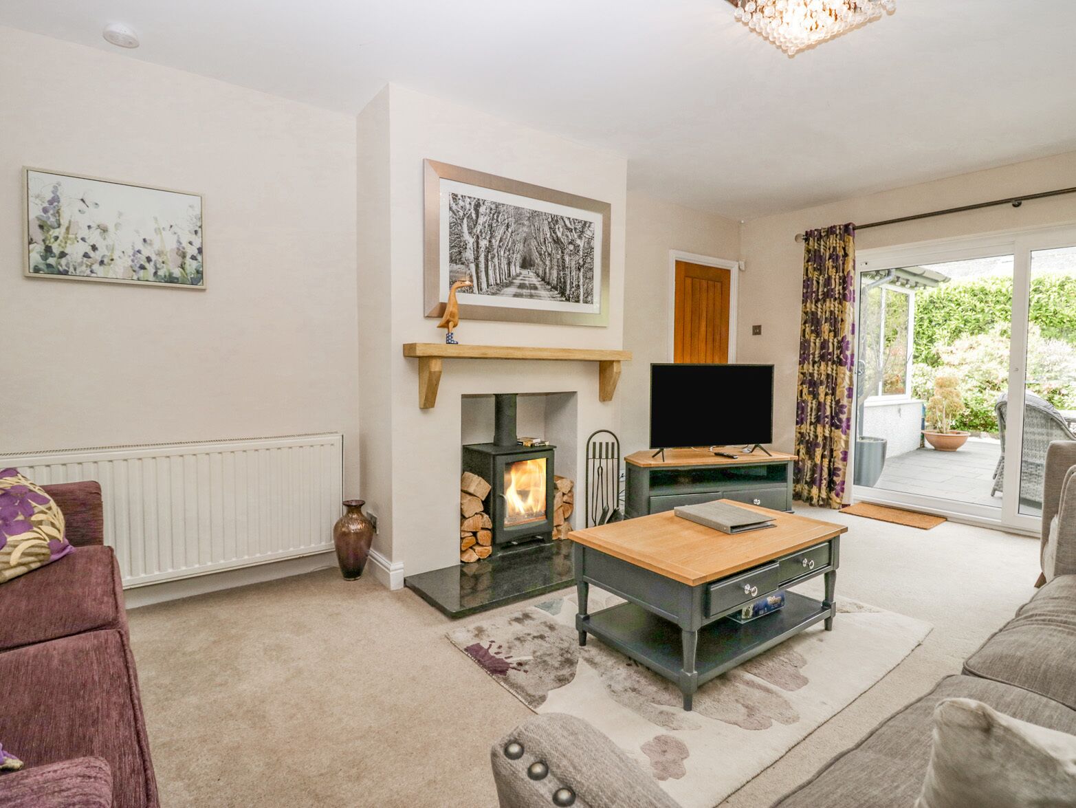 HOLME FELL, pet friendly, character holiday cottage in Coniston