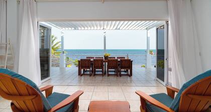 Spacious Oceanfront Villa with Barrier Reefs View & Private Pool