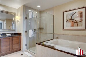 Shower, free toiletries, hair dryer, towels - MGM Signature-07-620 1Br 2Ba Balcony Suite (Las Vegas)