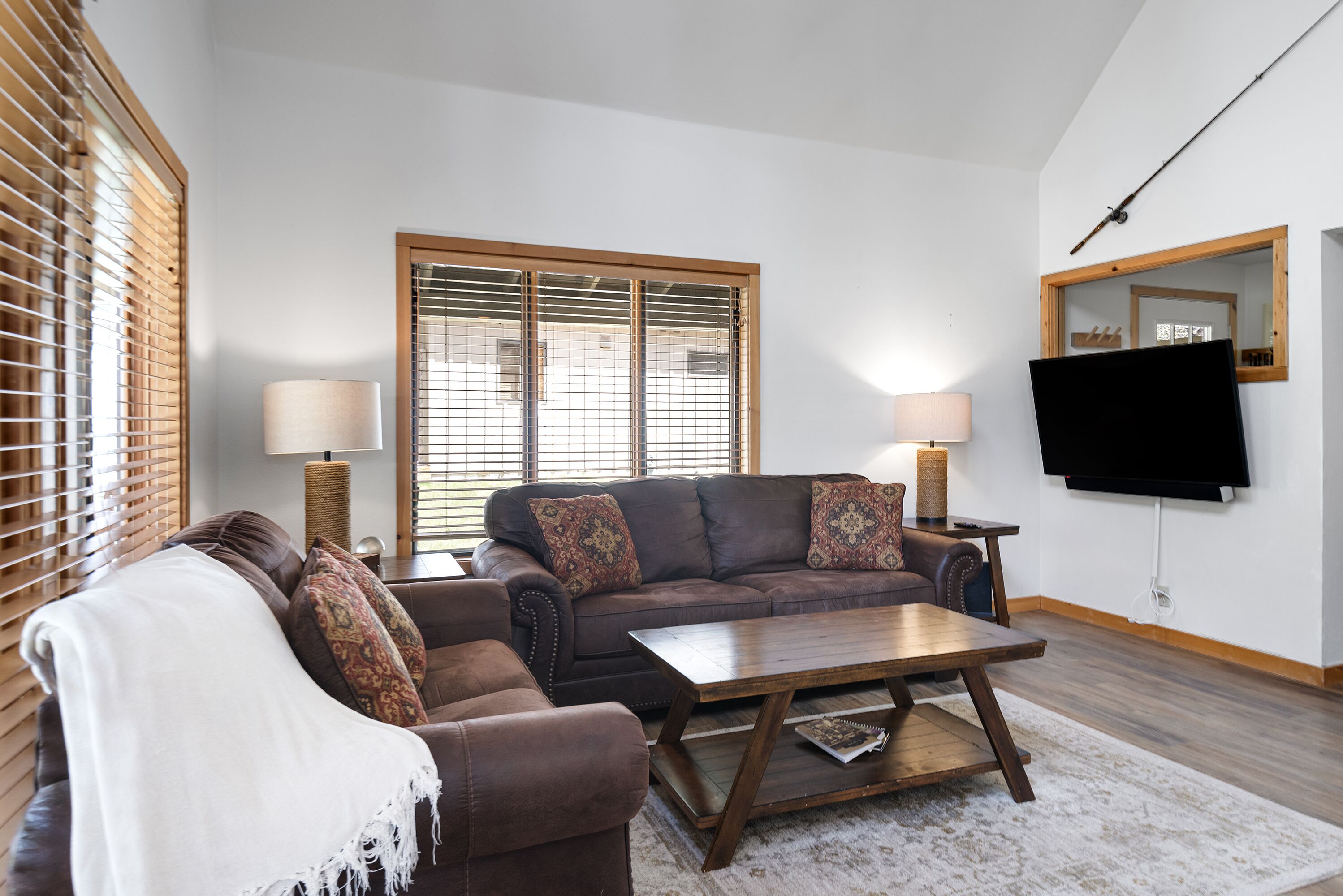 Enjoy a Sunriver getaway in this cozy, yet spacious 2 bedroom + loft - 2 bath ho