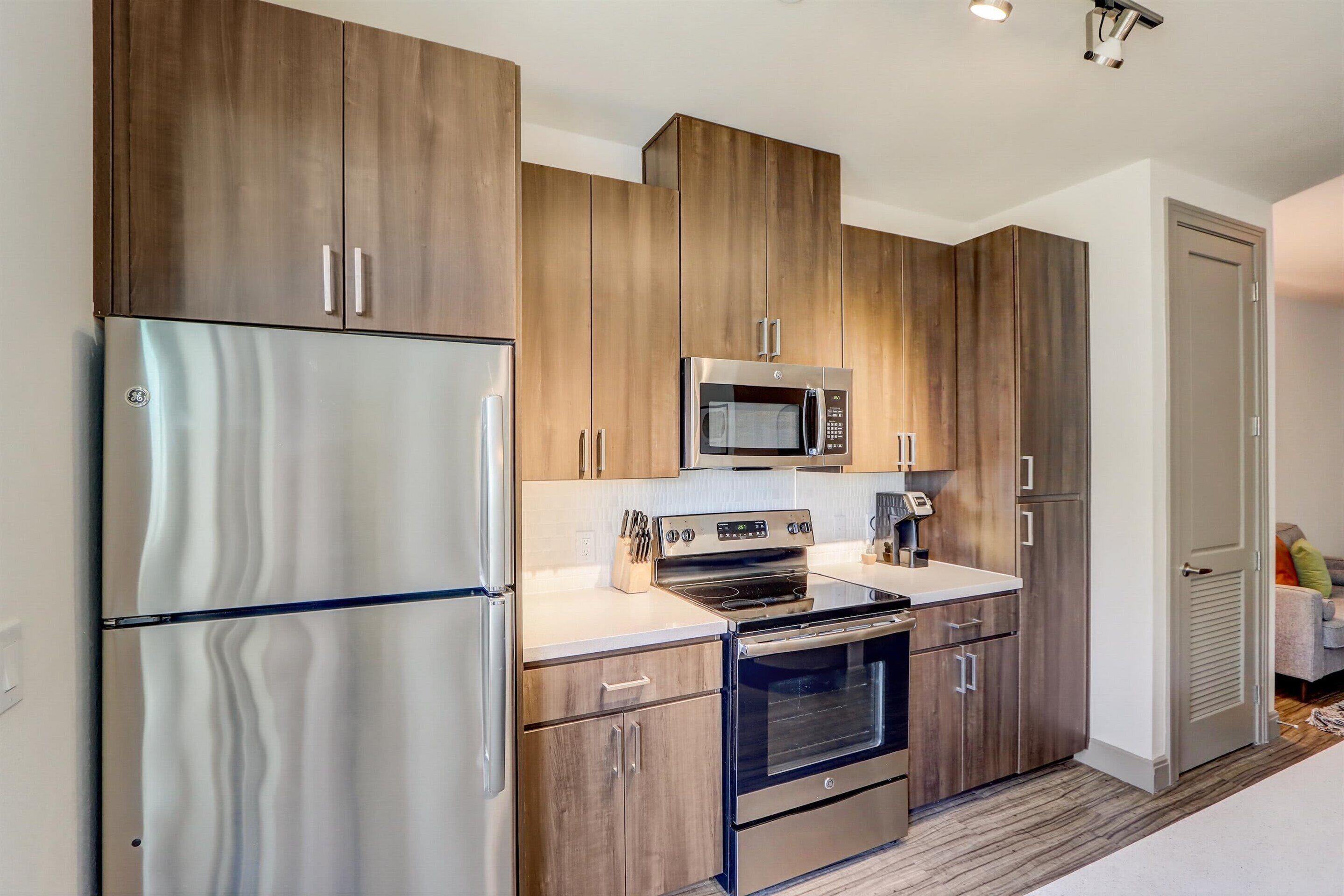 Frontdesk | Spacious 1 BR Apt by Tempe Town Lake