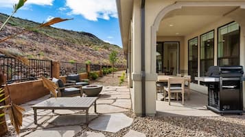 House, 5 Bedrooms | Property grounds