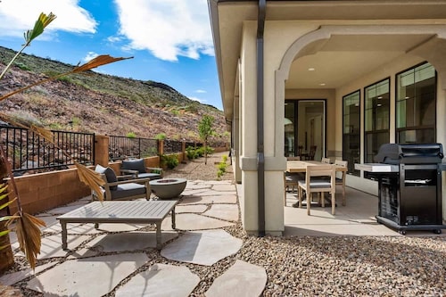 Black Rock Hills 5 Bedroom Home