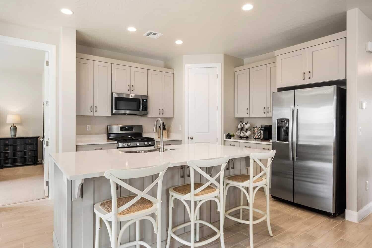 House, 5 Bedrooms | Private kitchen | Fridge, oven, coffee/tea maker, toaster