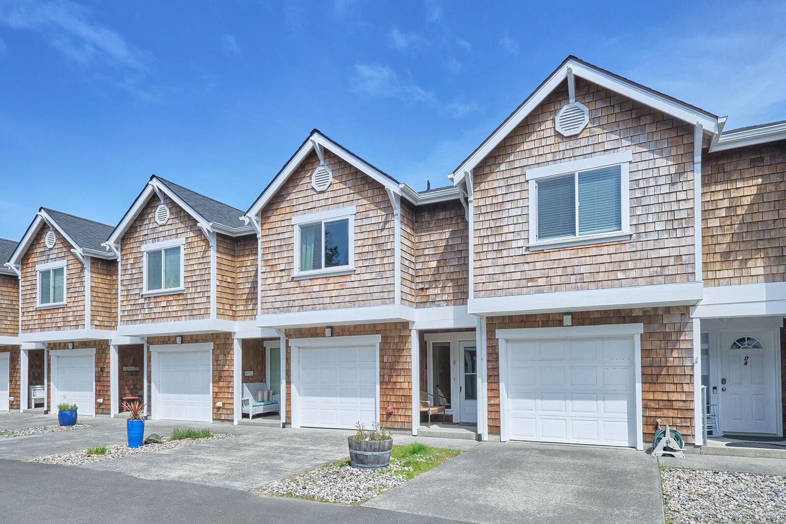 Walk to beach & downtown, Pets Ok (Nautical)