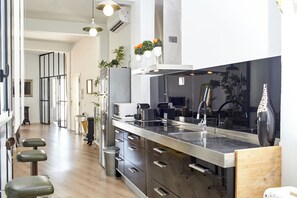 Fridge, microwave, oven, stovetop