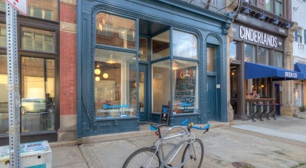 Exterior - CozySuites Modern 1BR, Lawrenceville (Pittsburgh)