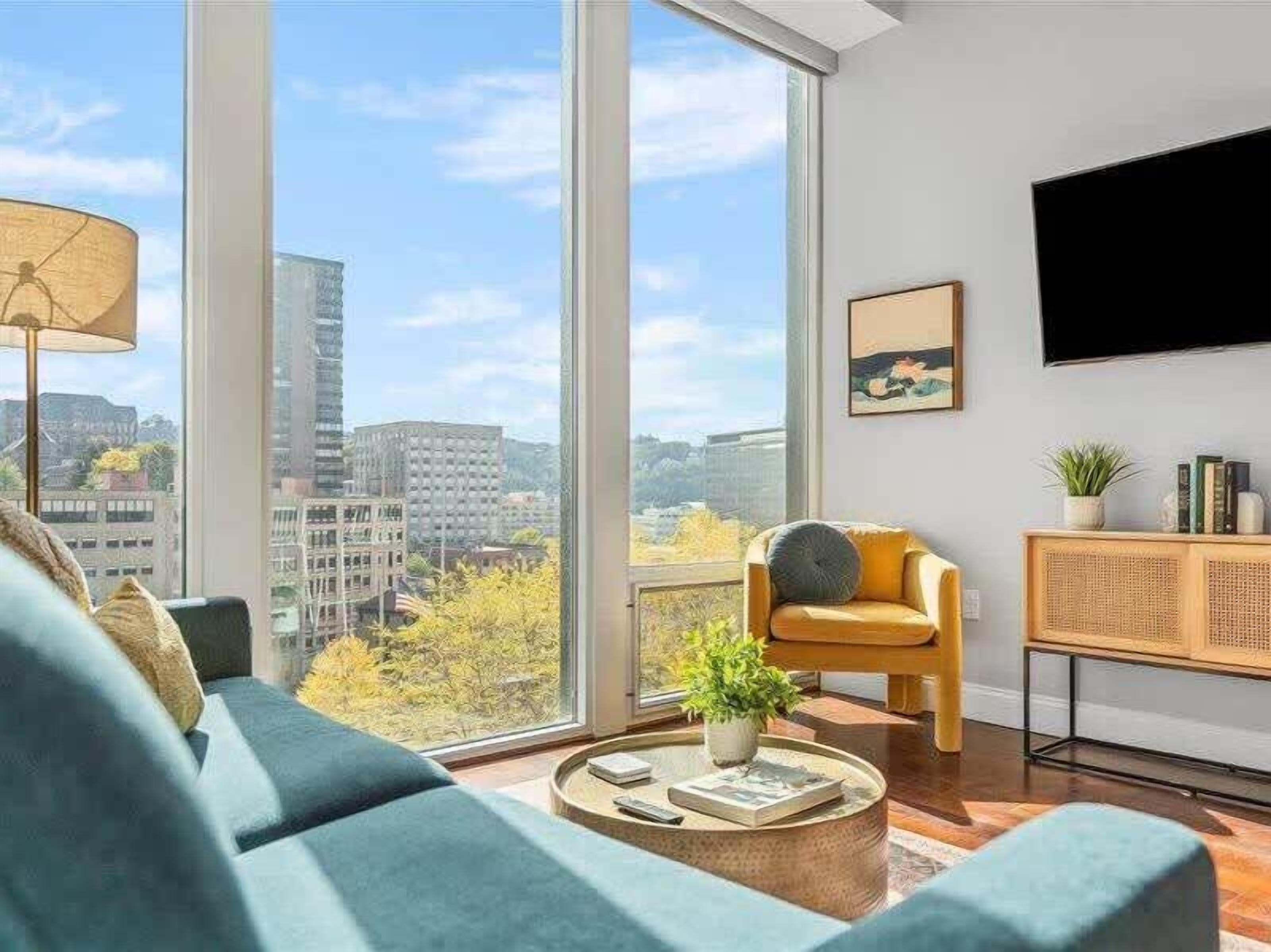CozySuites | Modern 1BR, PPG Paints Arena, Pitts