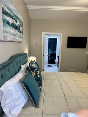 4 camere, una scrivania, ferro/asse da stiro, Wi-Fi gratuito