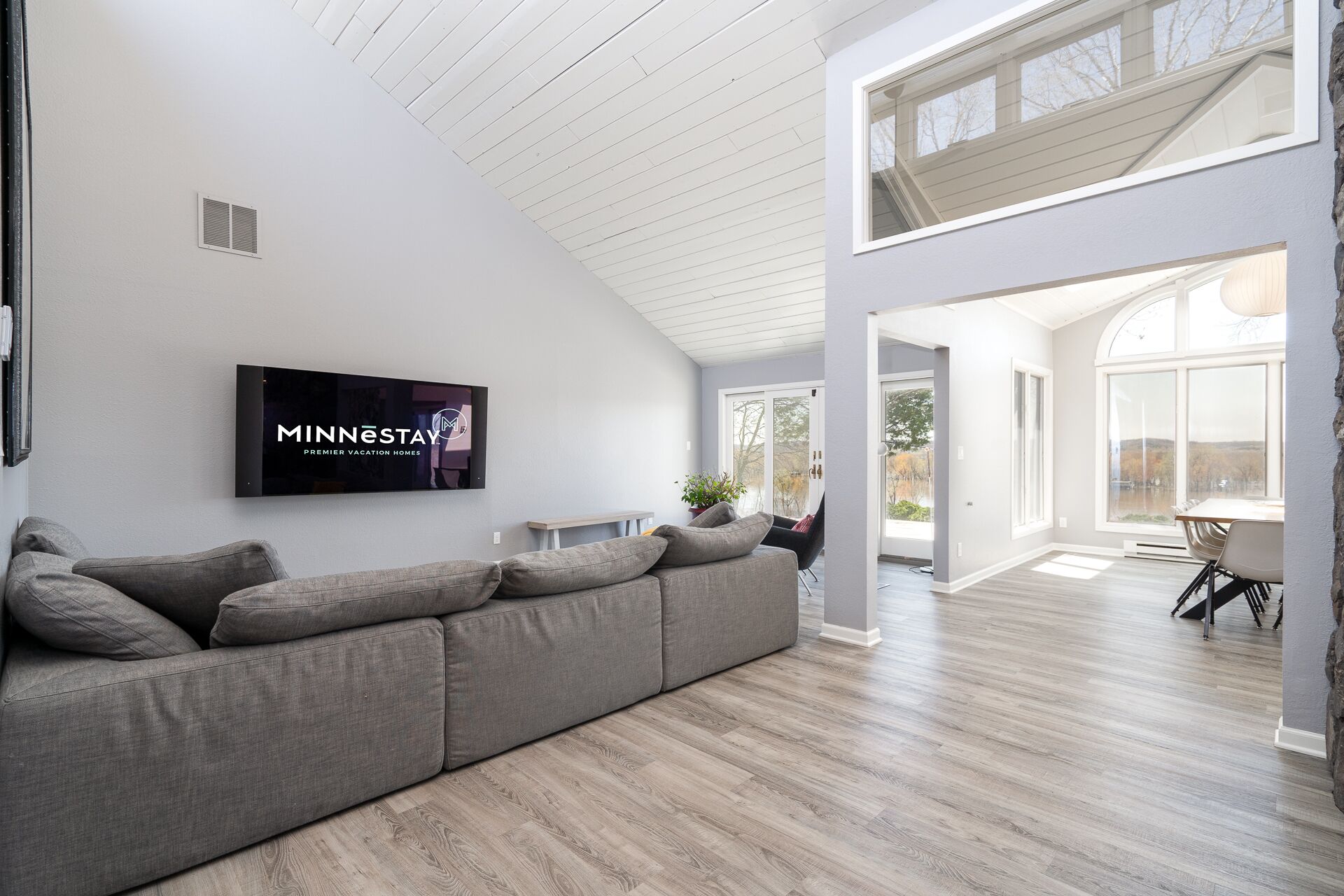 MINNeSTAY* Riverfront Inn | On the Mississippi