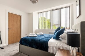 1 bedroom, iron/ironing board, WiFi, bed sheets - Modern 1 Bed Apartment in Central Retford (Retford)