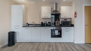 Unclassified image, 3 of 17, button - Cozy Manchester 1BR – Perfect for 3 (Salford)