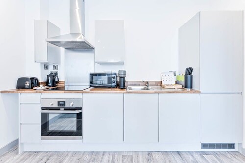 Fantastic 1 Bed Apartment in Wolverhampton
