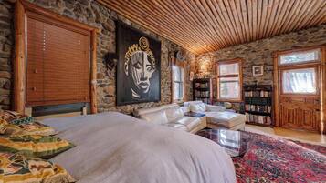 4 Schlafzimmer, Schreibtisch, Bügeleisen/Bügelbrett, WLAN