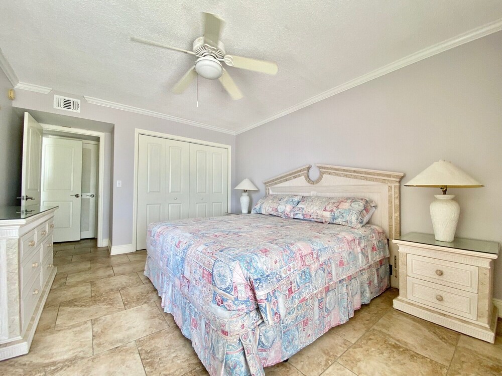 Gulfgate 311 2 Bedroom 2 Bath Gulf Front Condo Lower Grand Lagoon