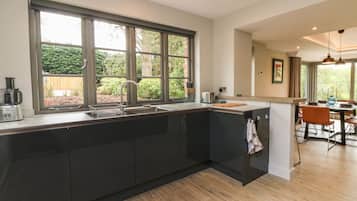 Fridge, dishwasher, electric kettle, toaster