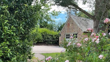 Cottage | Property grounds