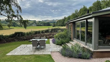 Cottage | Outdoor dining