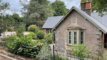 Cottage | Exterior