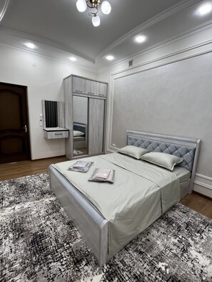 2 slaapkamers, een bureau, gratis wifi, beddengoed