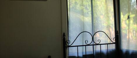 3 bedrooms, bed sheets