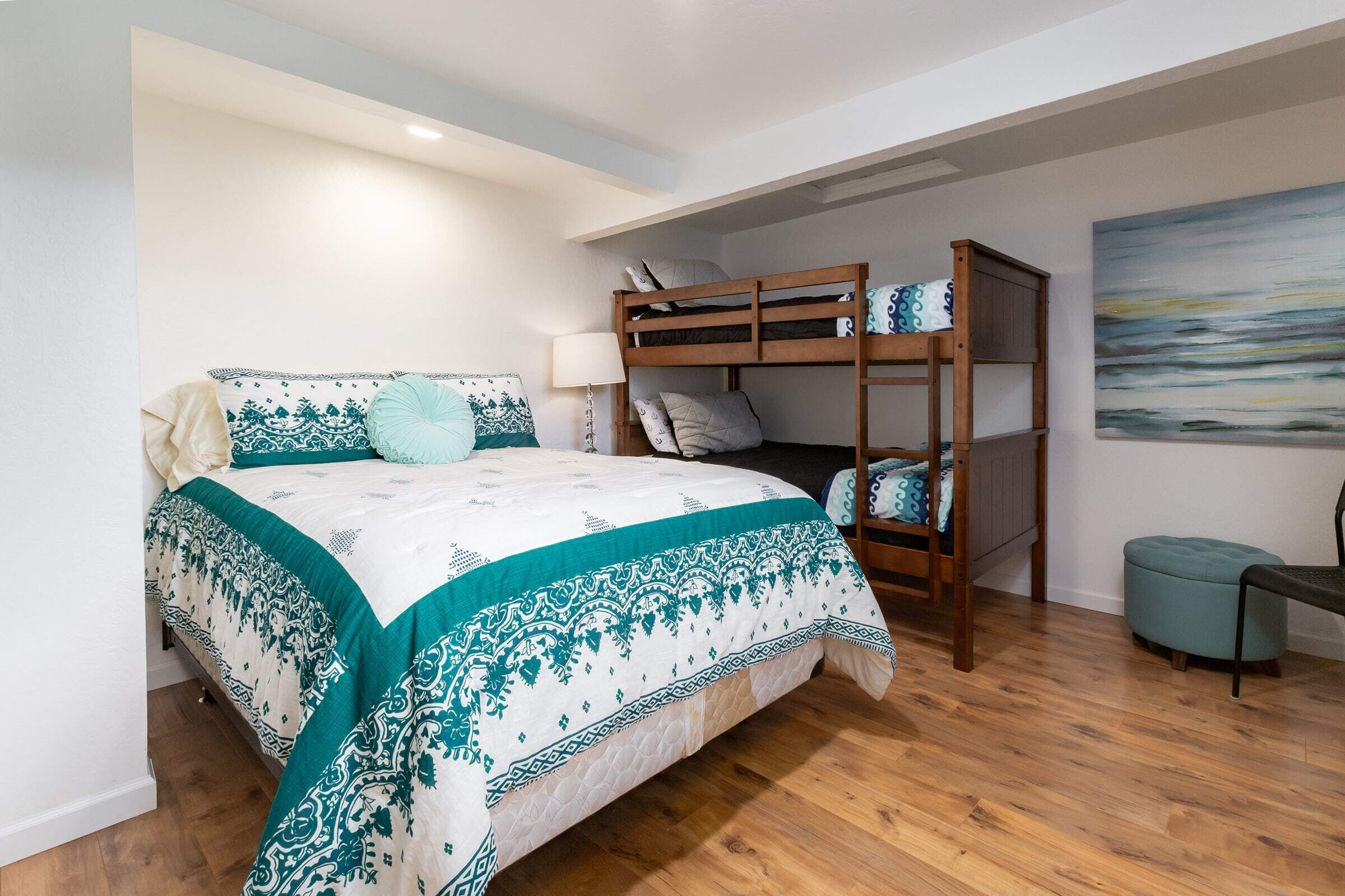 Palisades Bungalow: Walk to Pleasure Point