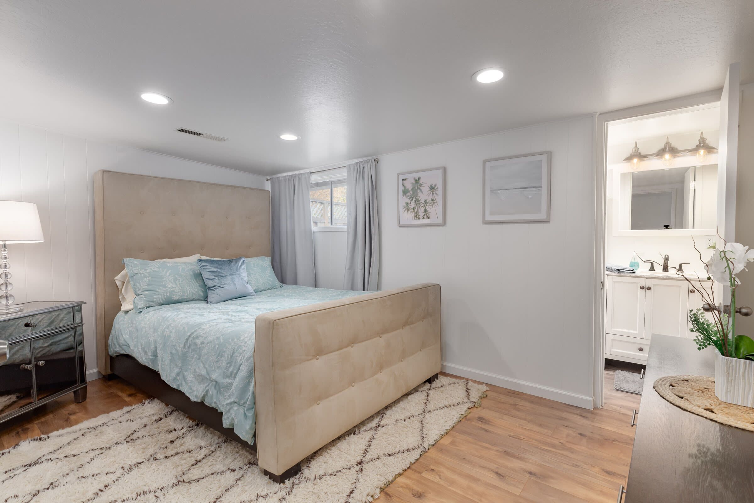 Palisades Bungalow: Walk to Pleasure Point