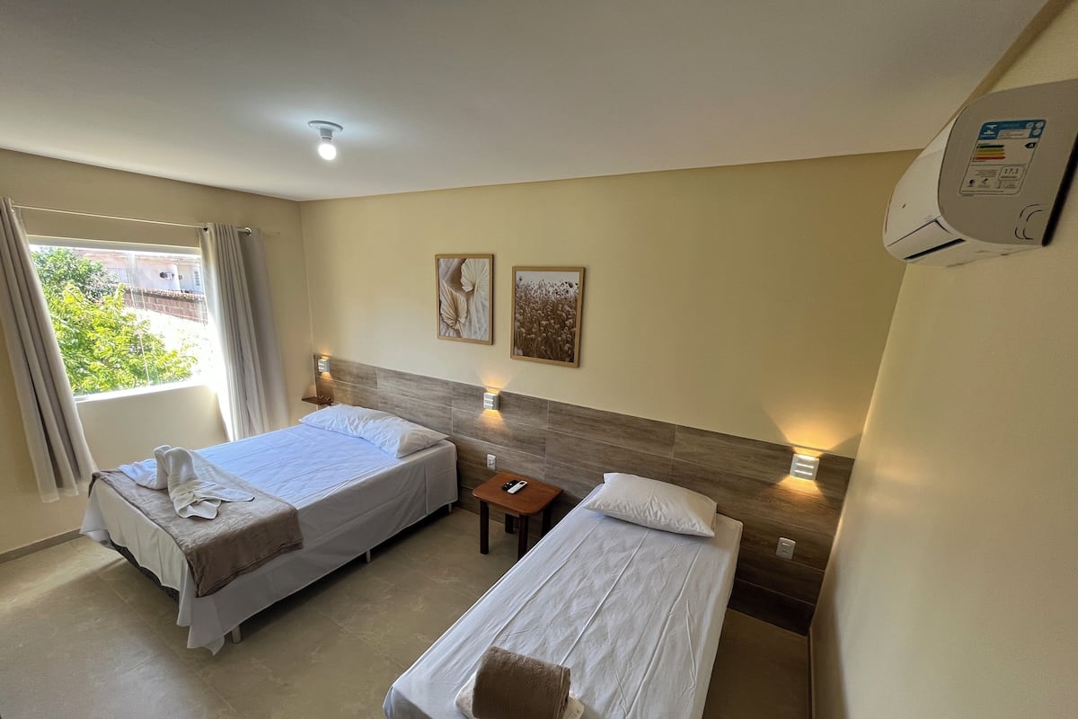 Superior kamer, meerdere bedden, privébadkamer | 1 slaapkamer, gratis wifi