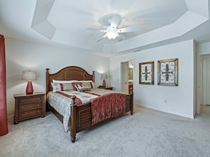 3 habitaciones, tabla de planchar con plancha, internet y ropa de cama