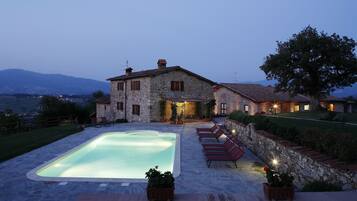 Piscina stagionale all'aperto