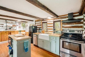 Fridge, microwave, oven, stovetop - Modernized Log Cabin w Hot Tub, Fire Pit & Views! (Berkeley Springs)