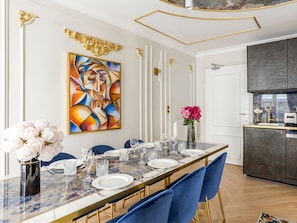 Dining - Merveil - Luxury Suite - Opera - Rougemont I (Paris)