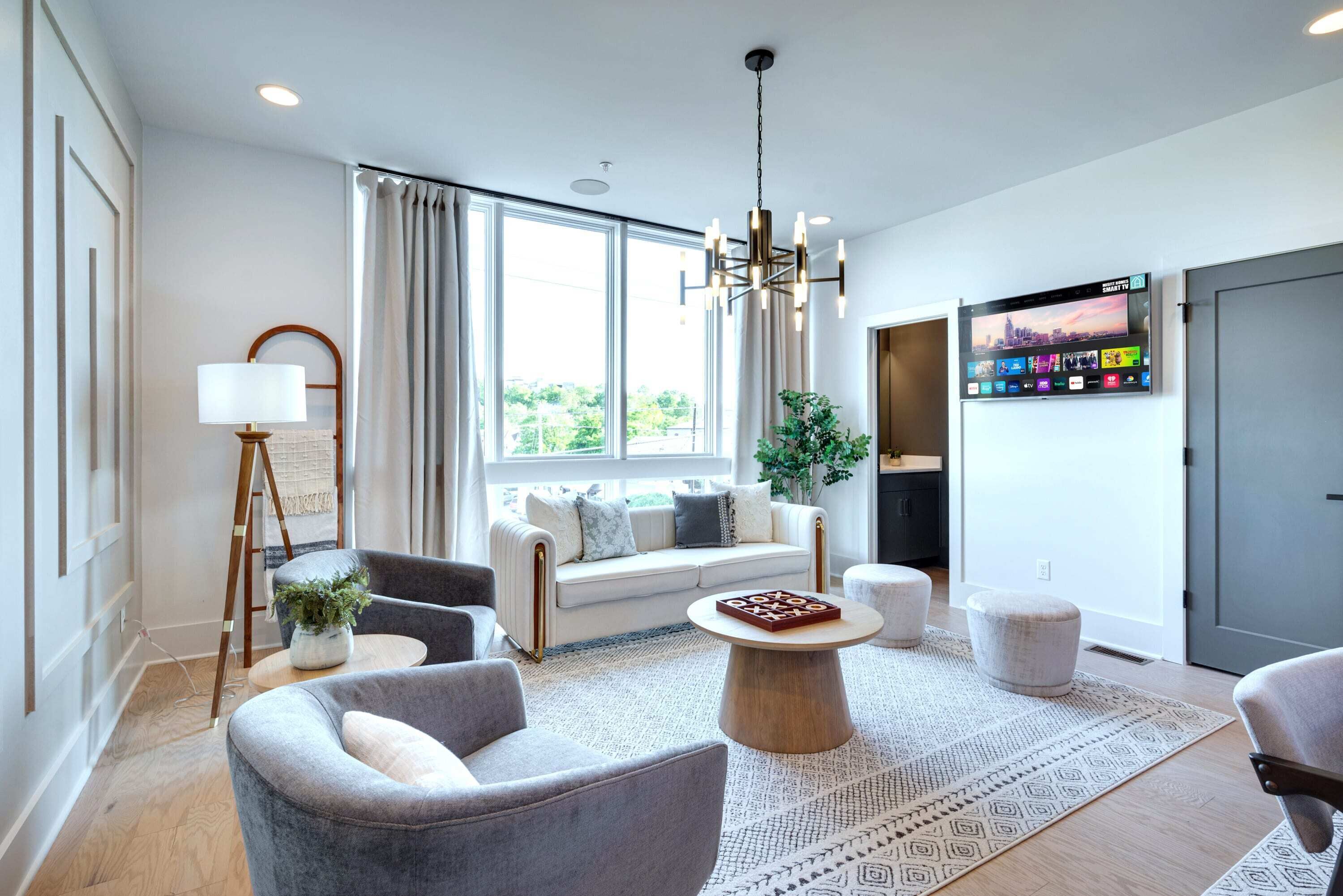 Sky High Cowgirl! Luxe 4BR w/ RooftopDeck, Karaoke